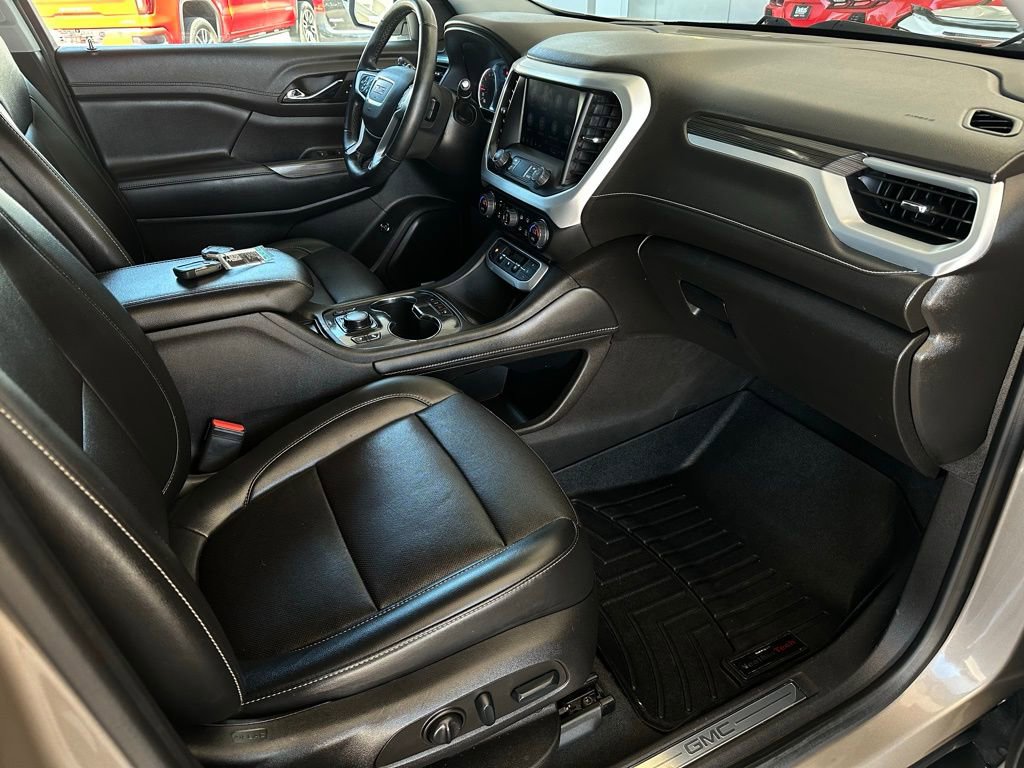 Certified 2023 GMC Acadia SLT w/ Preferred Package image 17