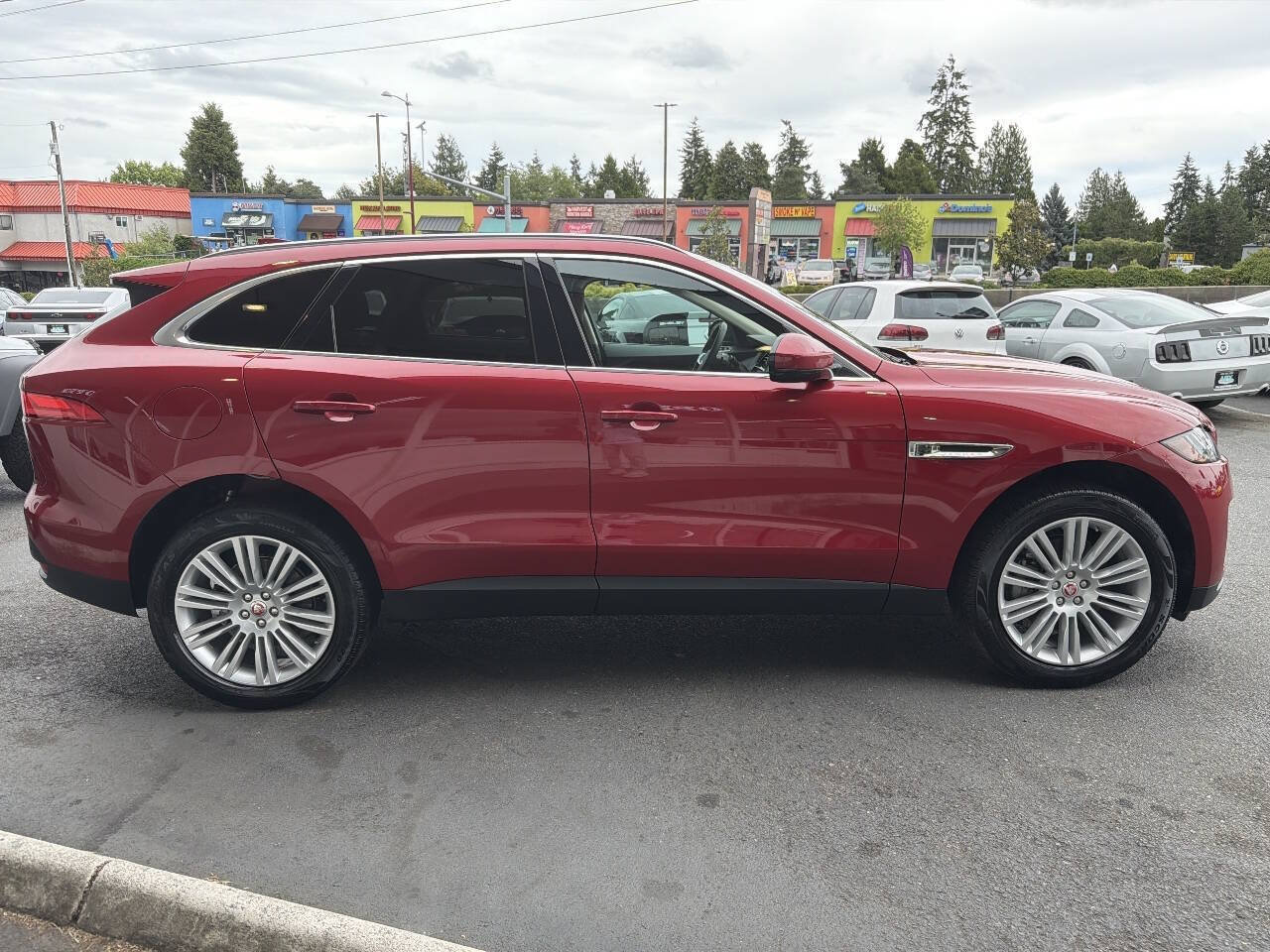 Used 2018 Jaguar F-PACE Portfolio AWD/4WD image 9