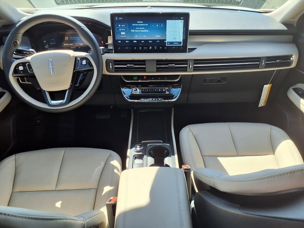 New 2026 Lincoln Corsair Premiere image 4