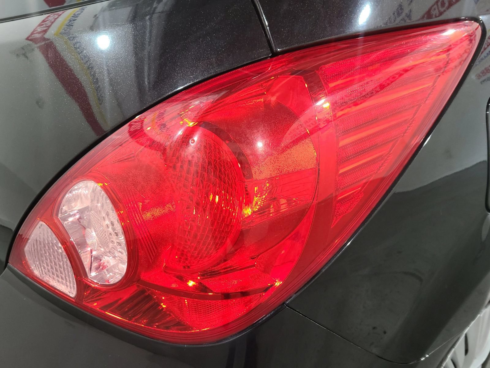Used 2012 Nissan Versa 1.8 S w/ Plus Pkg FWD image 11