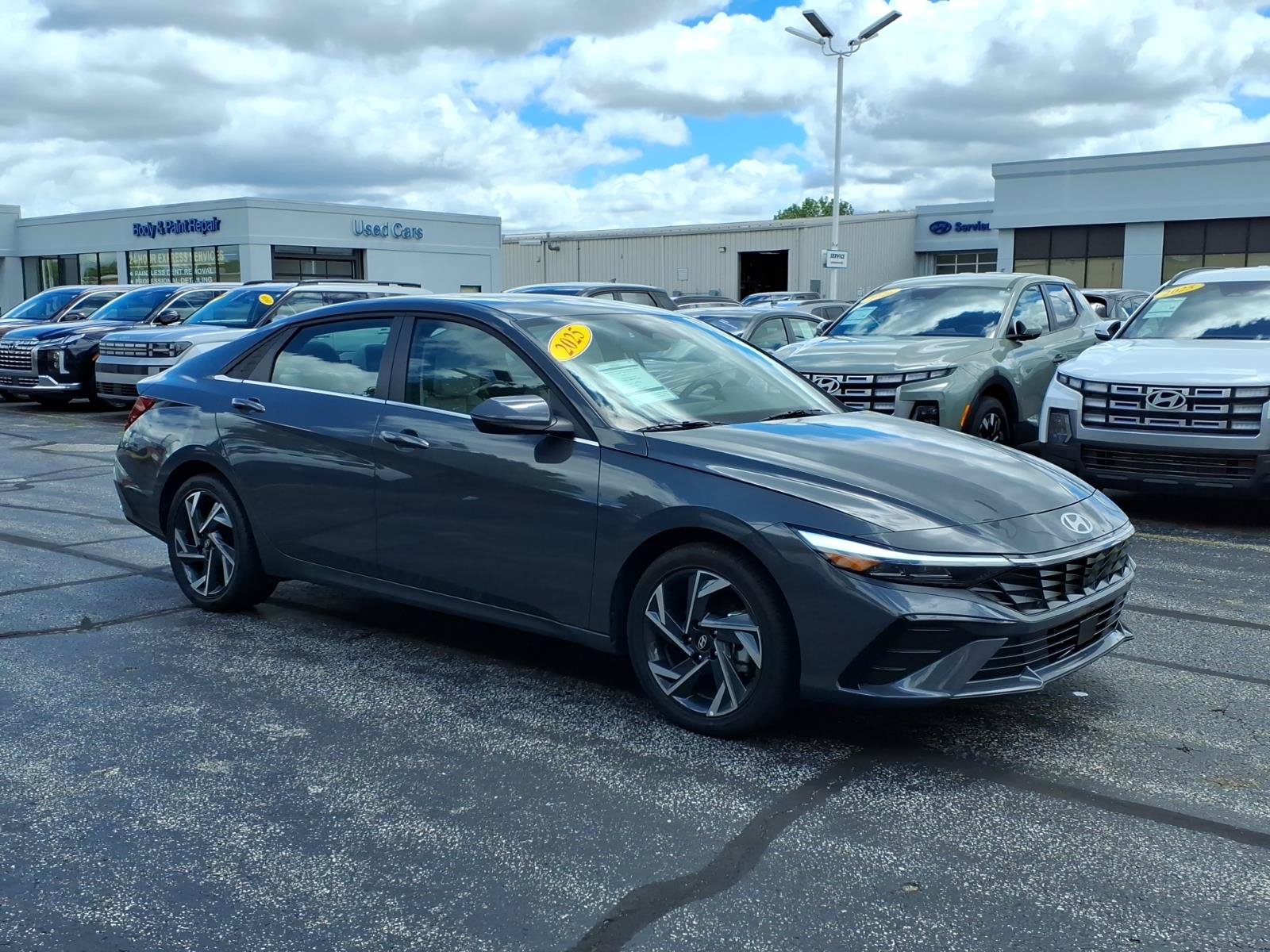 New 2025 Hyundai Elantra Limited FWD image 1