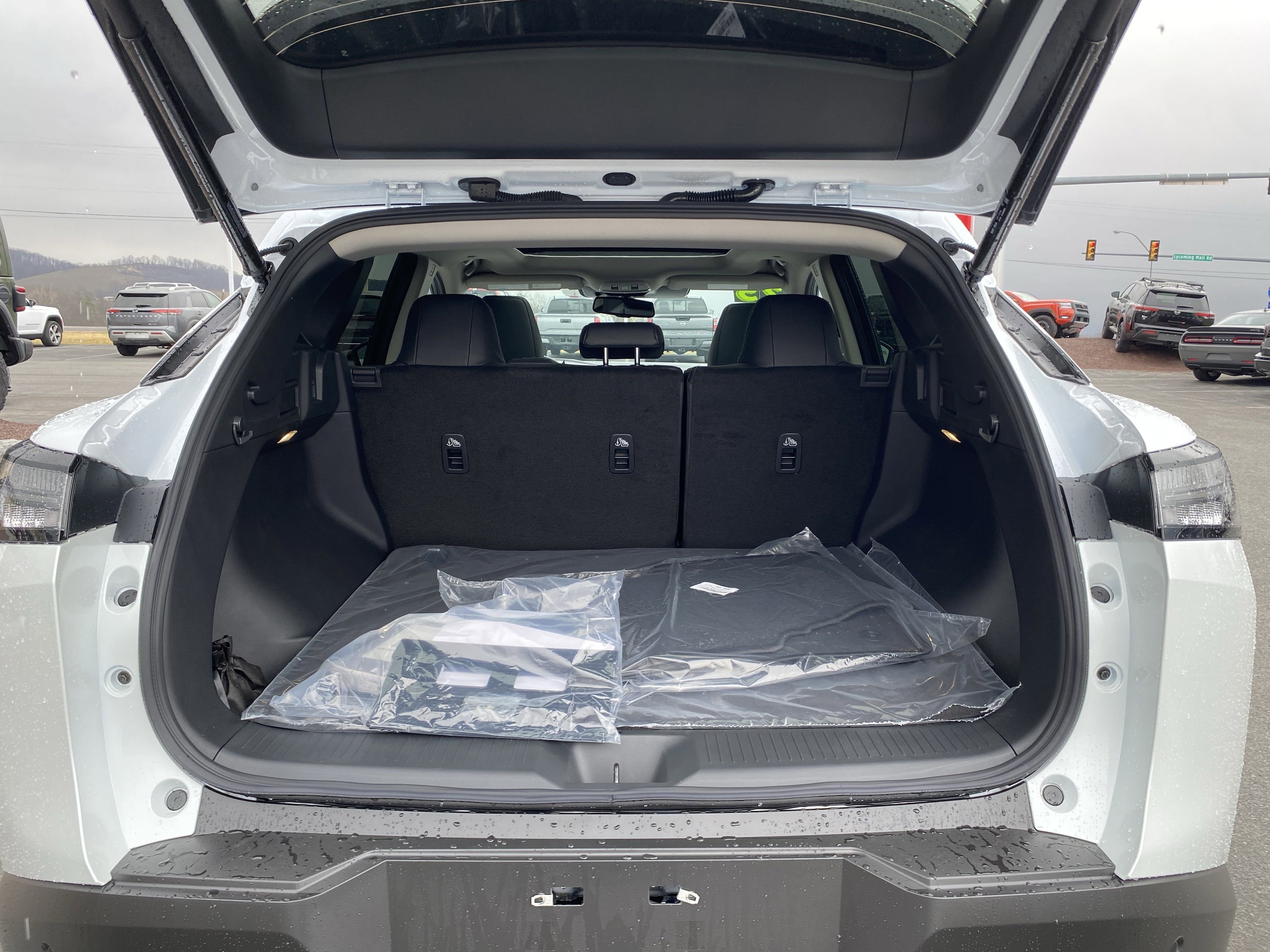 New 2025 Nissan Murano SL image 5