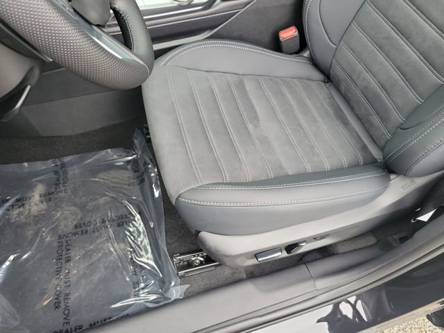 New 2025 Mitsubishi Outlander SE image 23