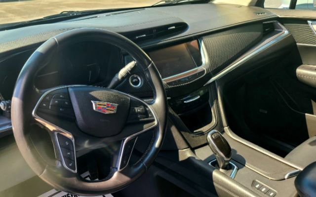 Used 2017 Cadillac XT5 Luxury w/ Driver Awareness Package AWD/4WD image 22