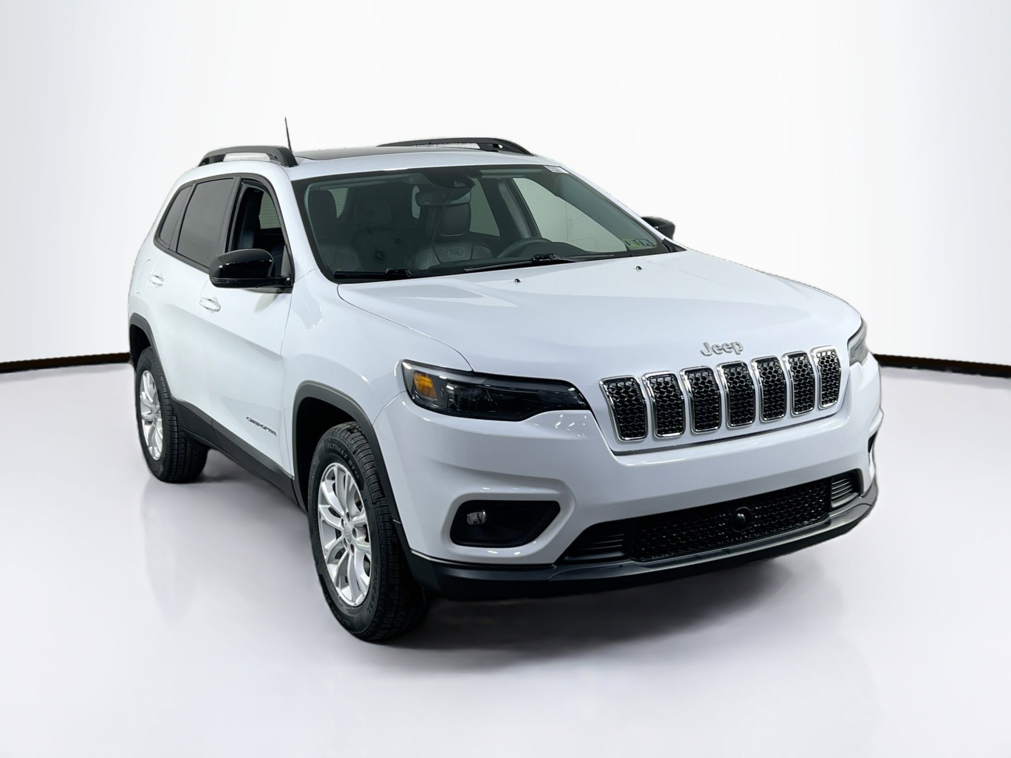 Used 2022 Jeep Cherokee Latitude Lux w/ Sun & Sound Group image 3
