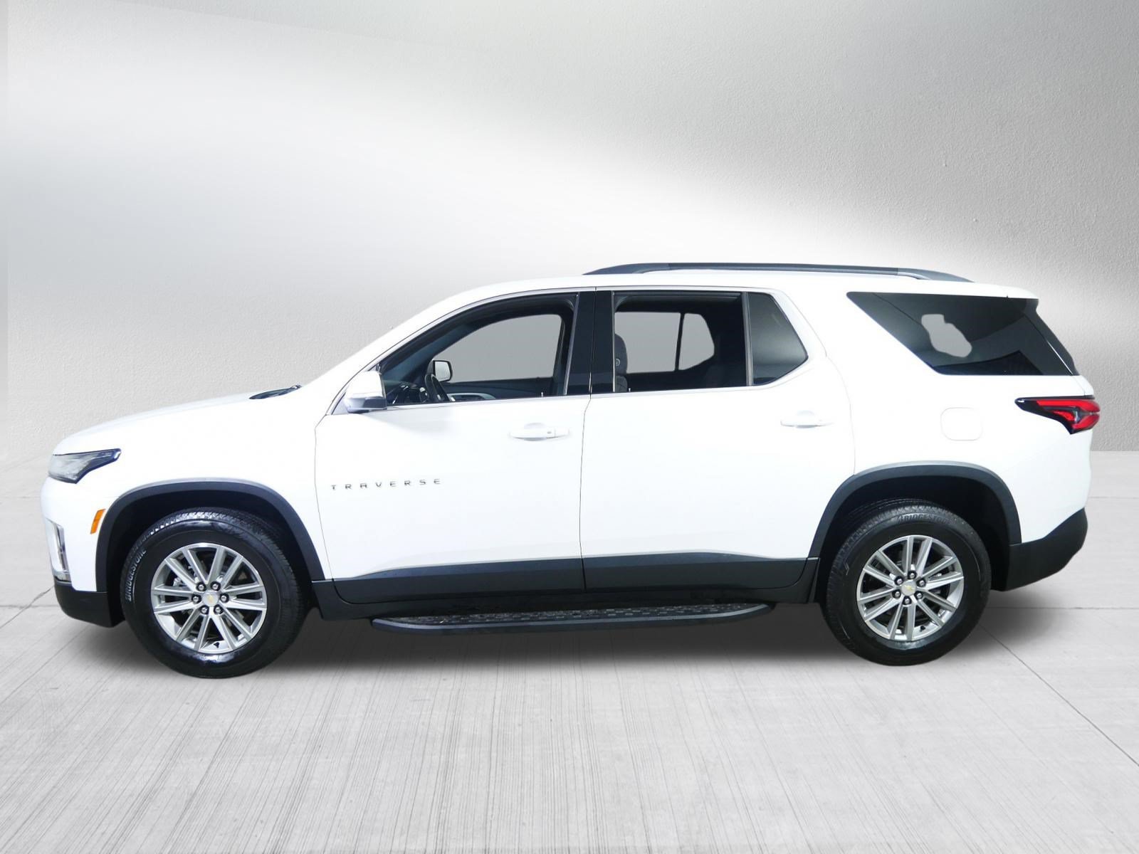 Used 2023 Chevrolet Traverse LT FWD image 4