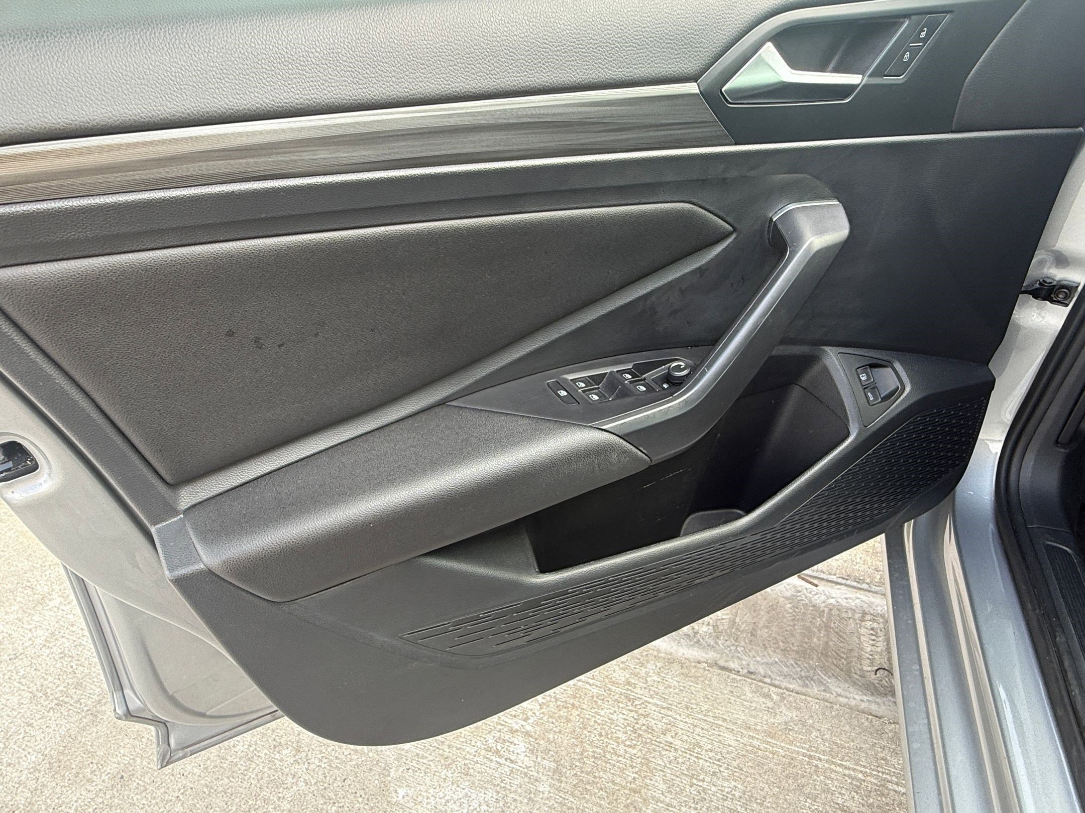 Used 2021 Volkswagen Jetta SEL image 10