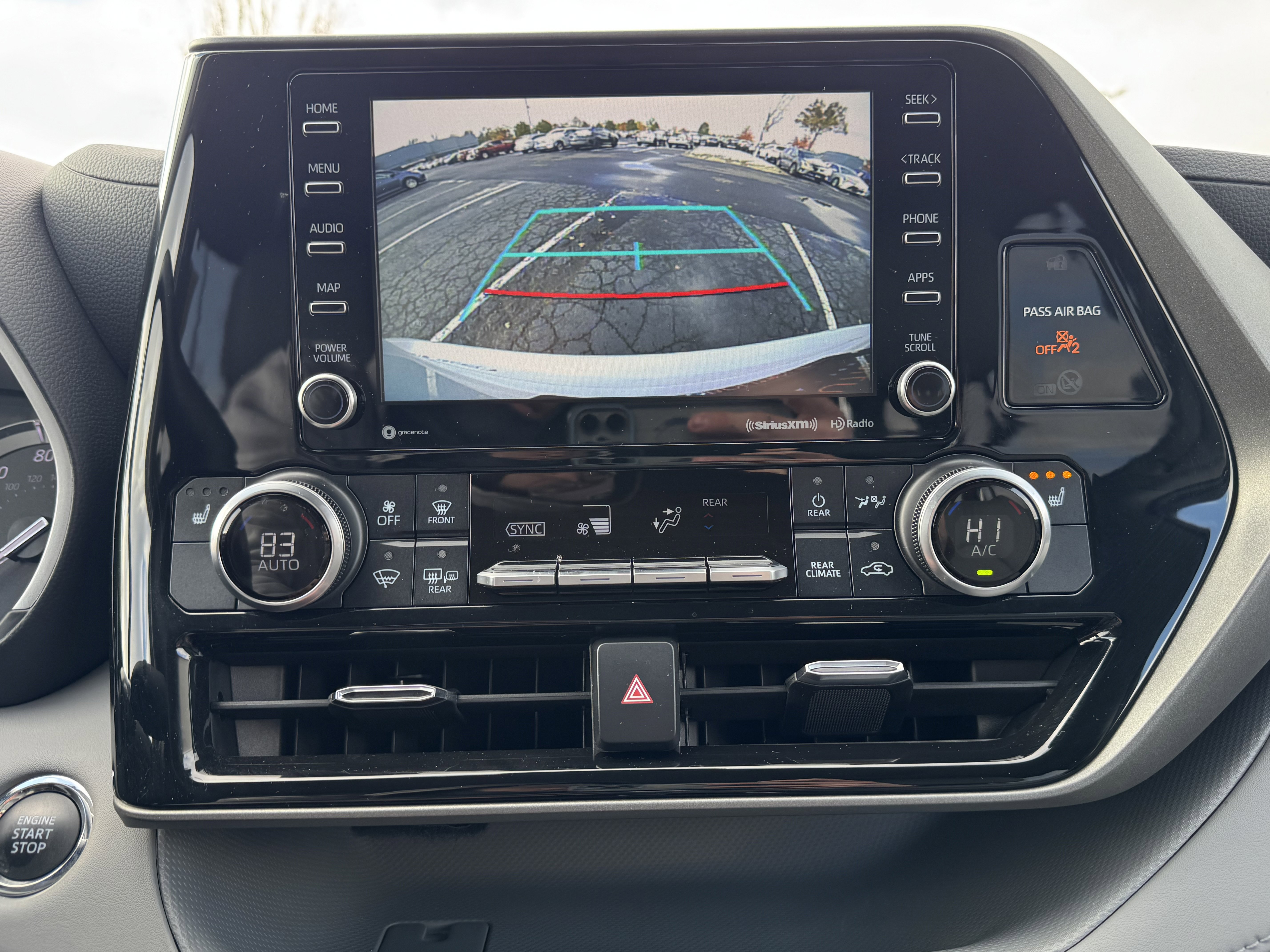 Used 2022 Toyota Highlander XLE image 33