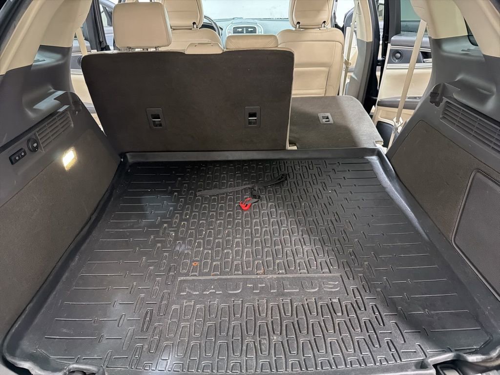 Used 2020 Lincoln Nautilus Reserve w/ Equipment Group 201A image 25