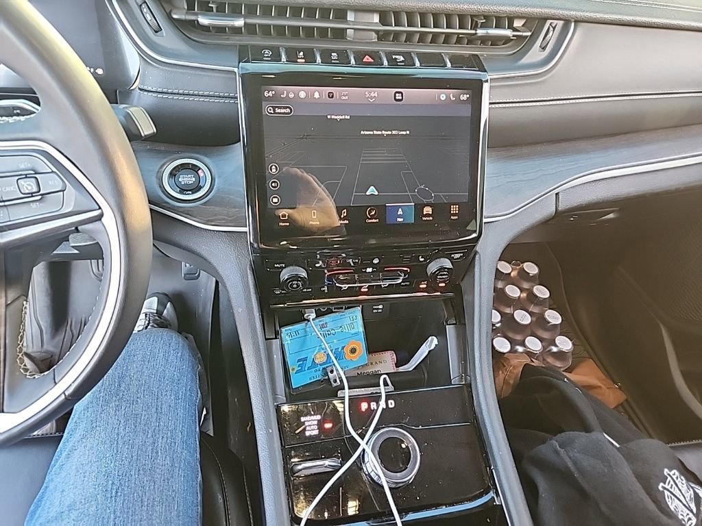 Used 2023 Jeep Grand Cherokee L Limited image 4