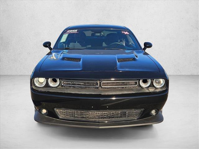 Used 2016 Dodge Challenger SXT image 2