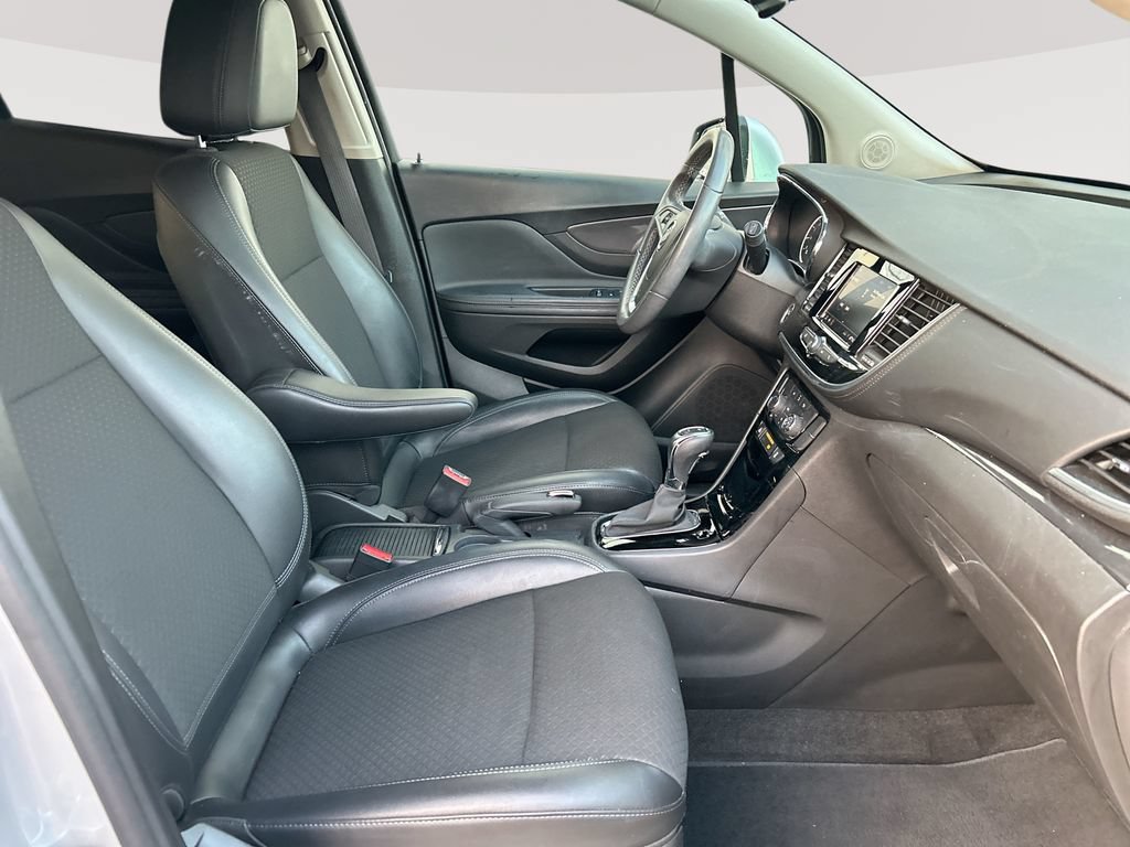 Used 2022 Buick Encore Preferred w/ Safety Package AWD/4WD image 30