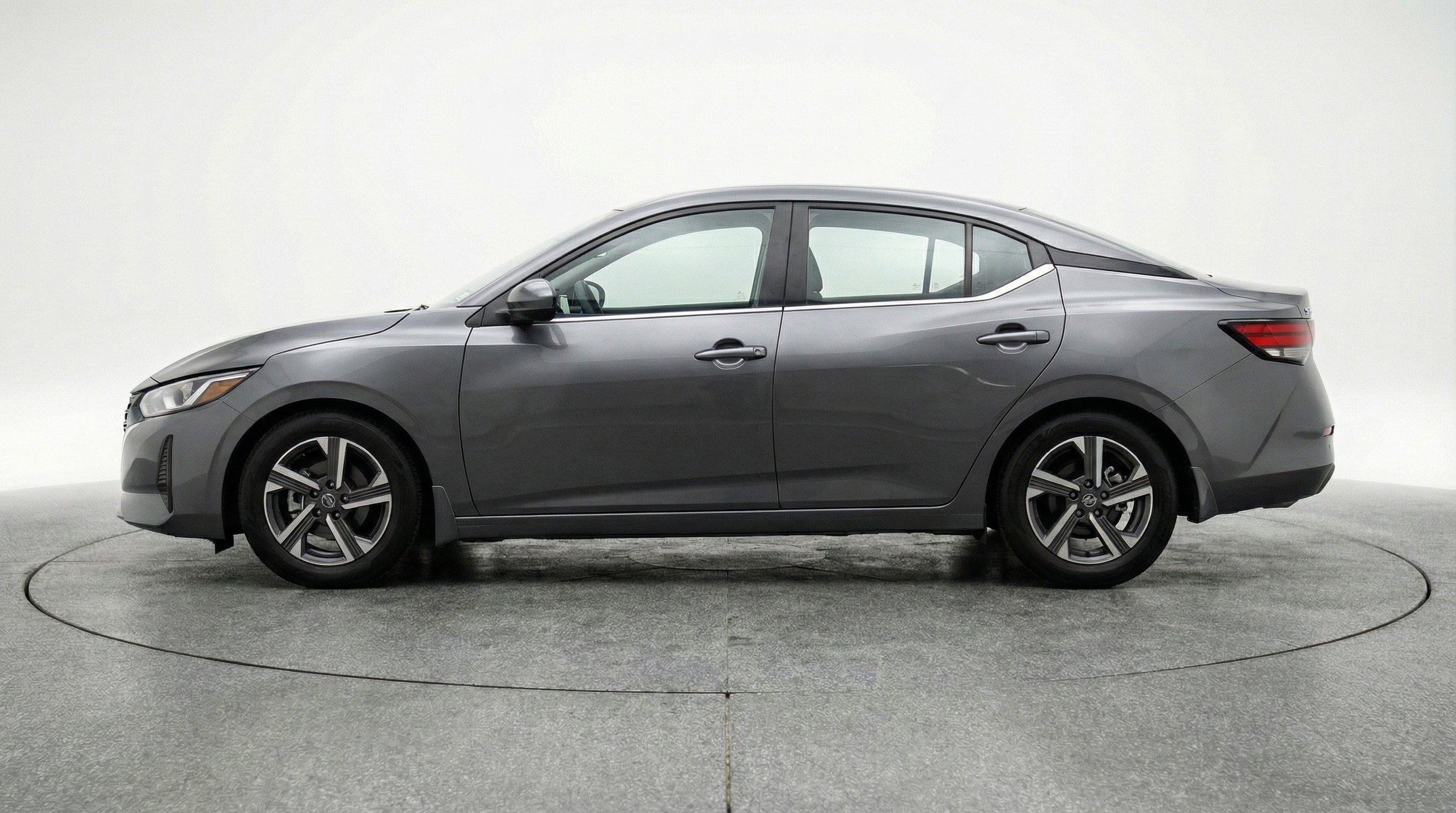 Used 2025 Nissan Sentra SV image 5