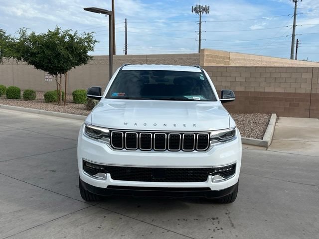 Used 2025 Jeep Wagoneer 4WD image 2