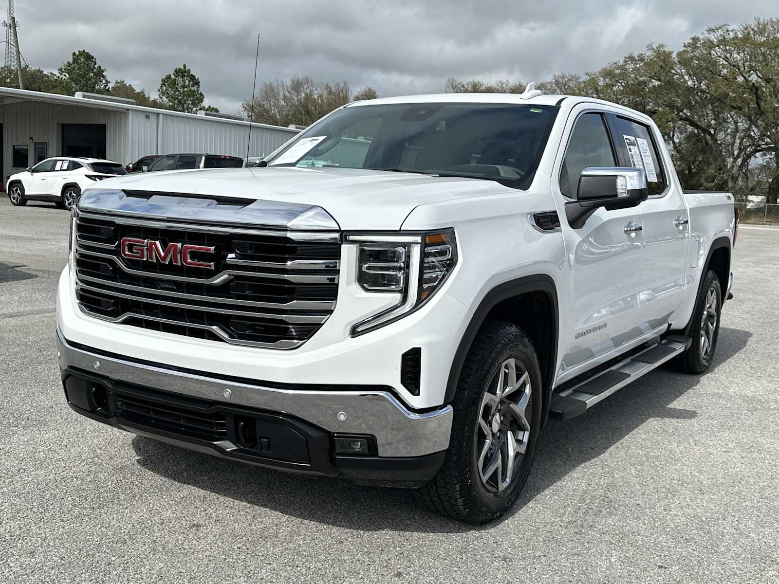 Used 2024 GMC Sierra 1500 SLT w/ SLT Premium Plus Package image 5