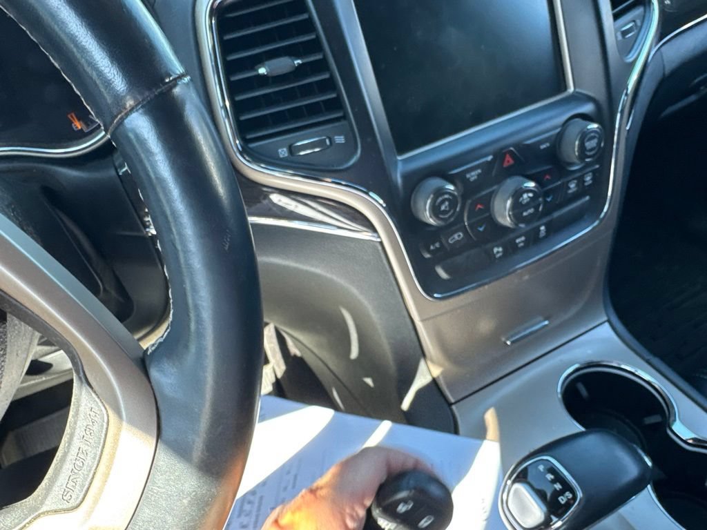 Used 2014 Jeep Grand Cherokee Overland AWD/4WD image 17
