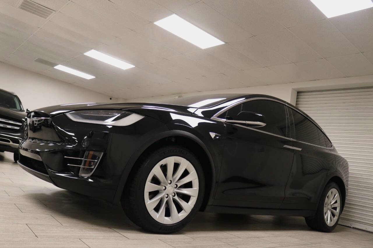Used 2020 Tesla Model X image 12