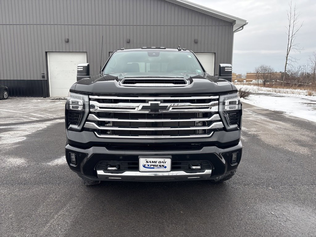 Used 2024 Chevrolet Silverado 3500 High Country w/ High Country Premium Package image 2