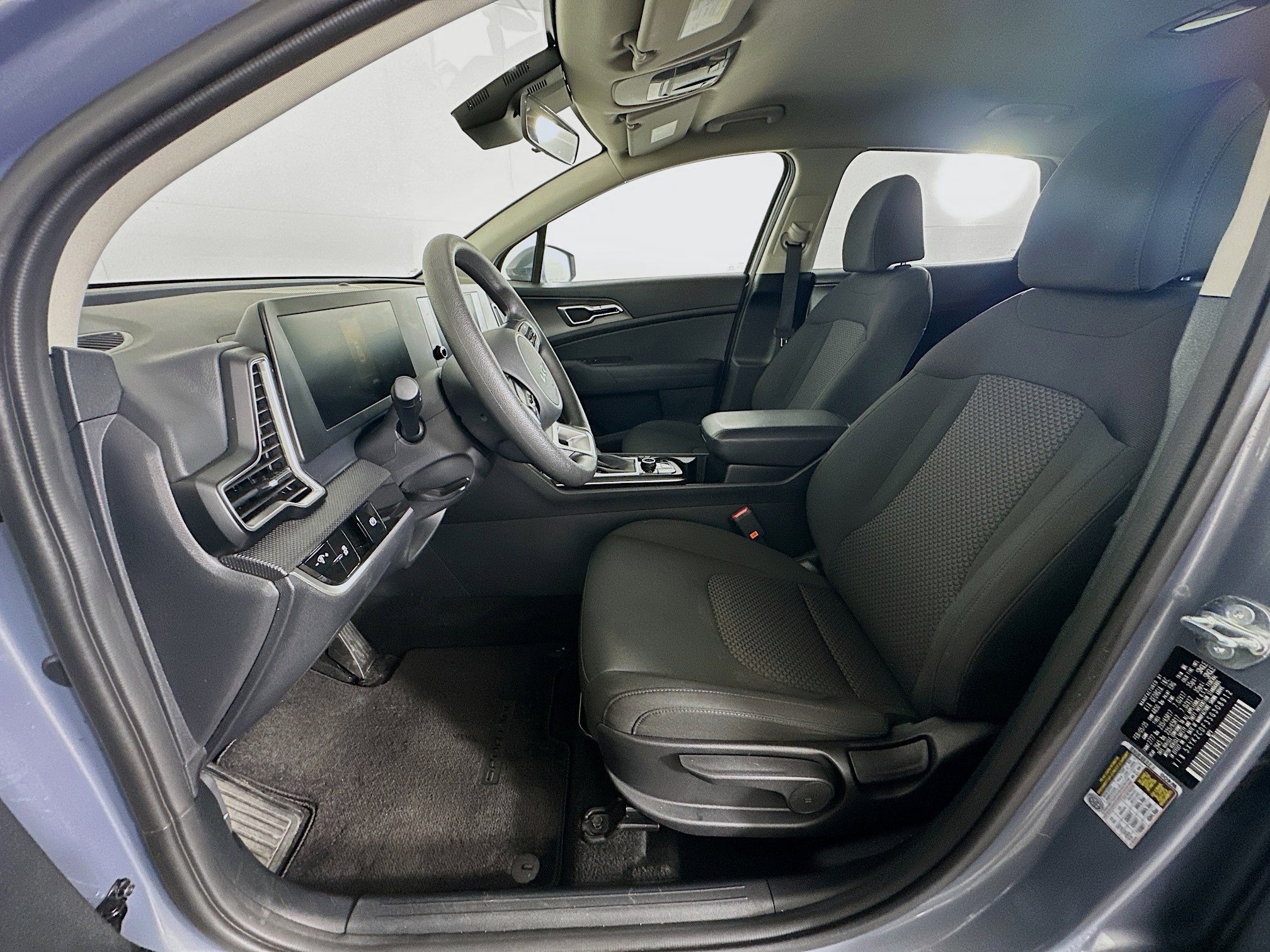 Used 2025 Kia Sportage LX image 13