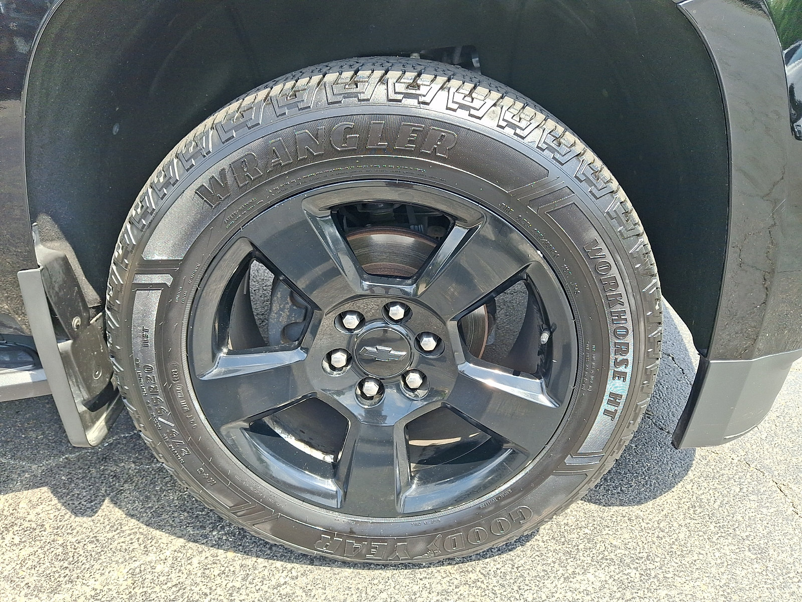 Used 2020 Chevrolet Suburban LT w/ Luxury Package AWD/4WD image 8