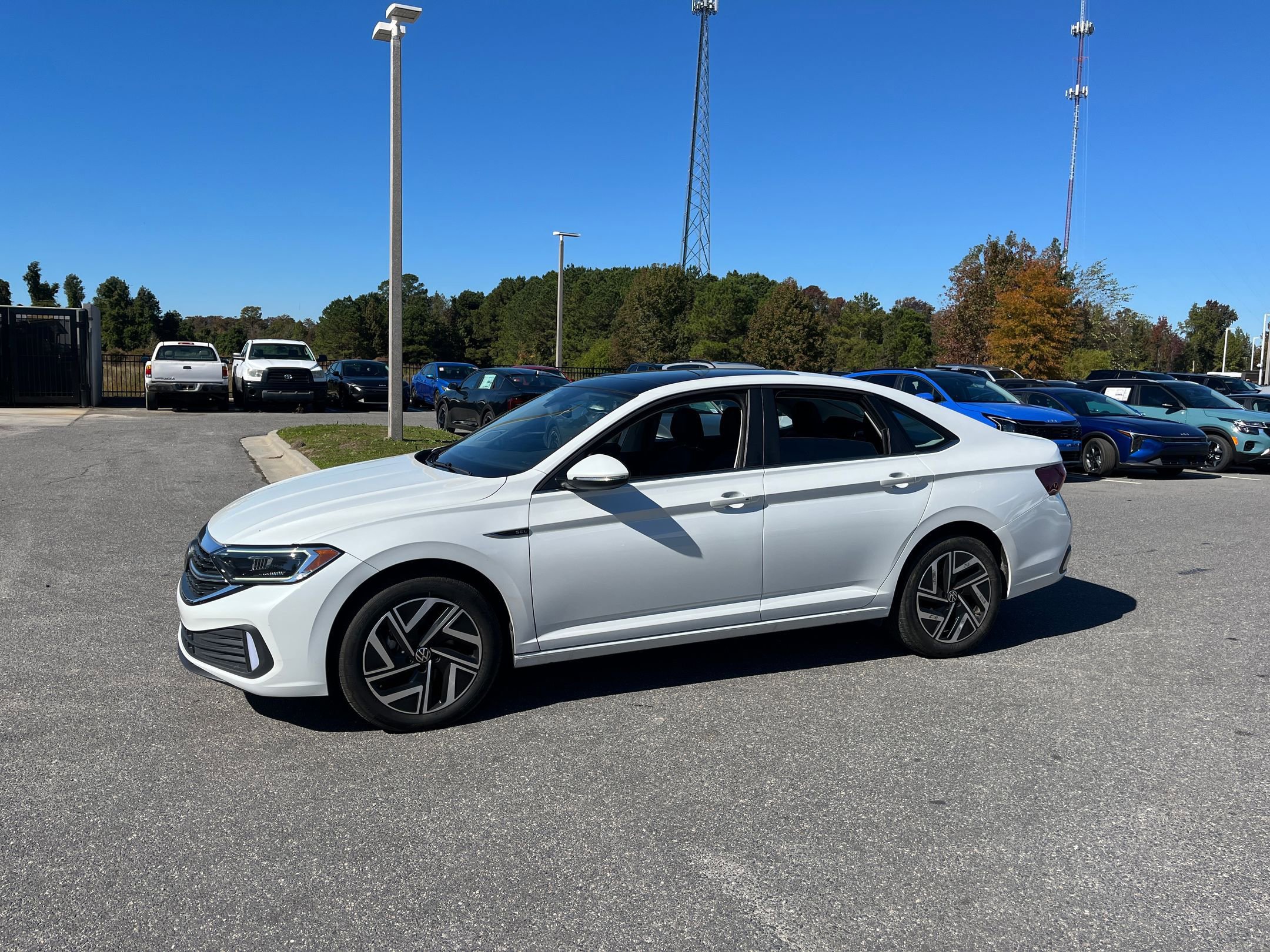 Used 2024 Volkswagen Jetta SEL image 5