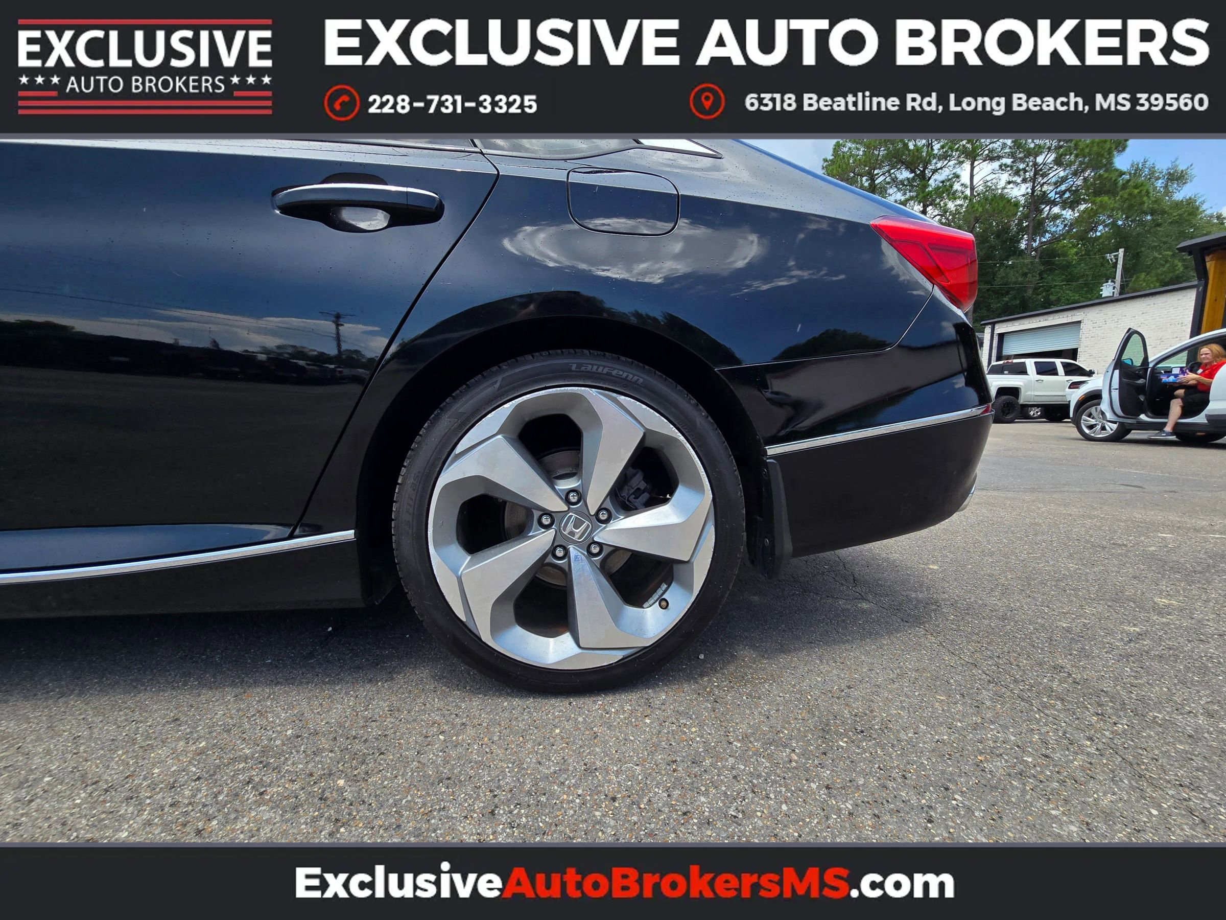 Used 2018 Honda Accord Touring image 40