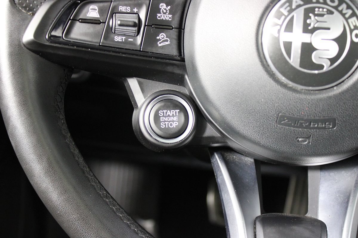 Used 2023 Alfa Romeo Stelvio Veloce AWD/4WD image 14