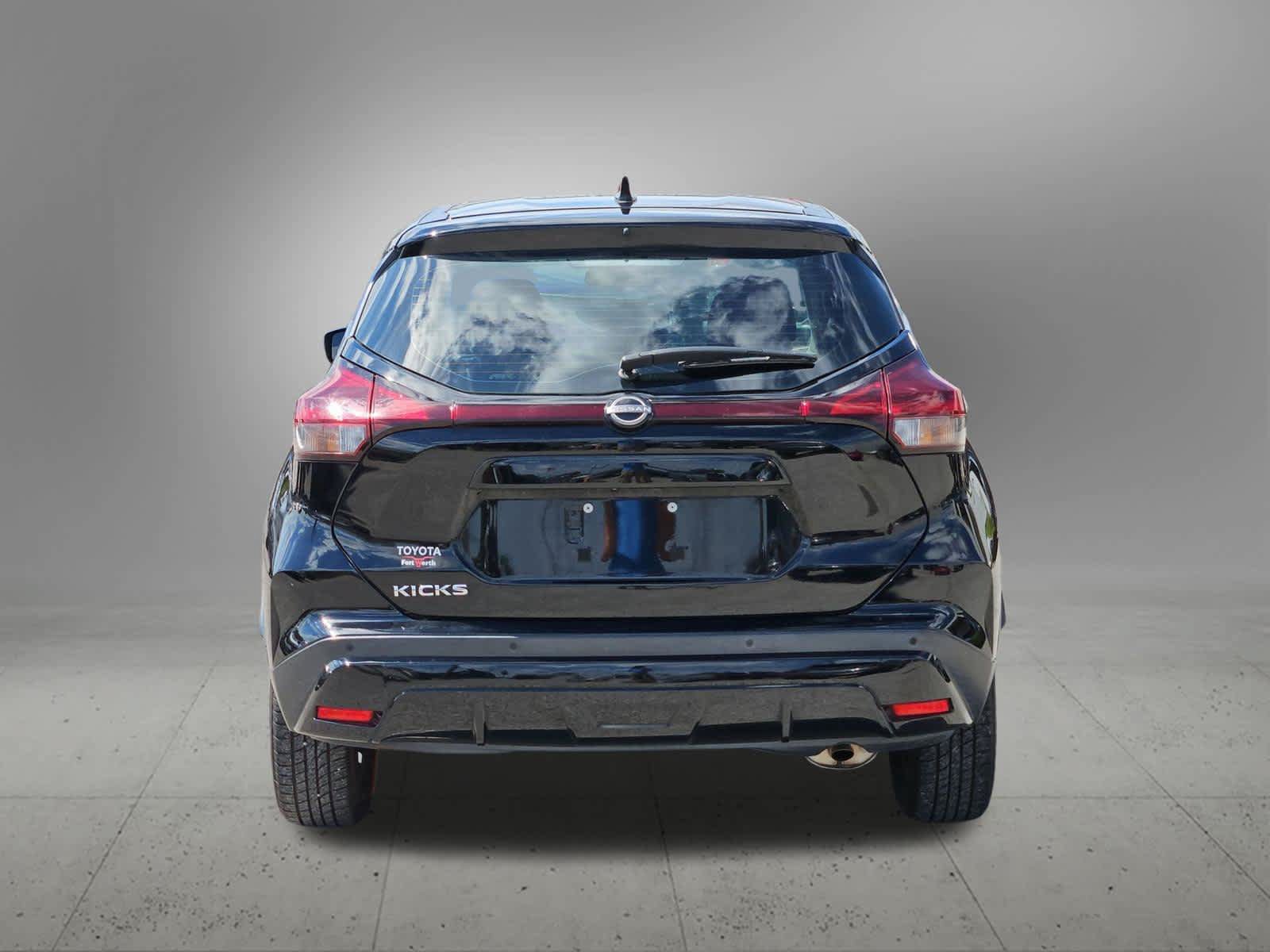 Used 2022 Nissan Kicks S FWD image 9