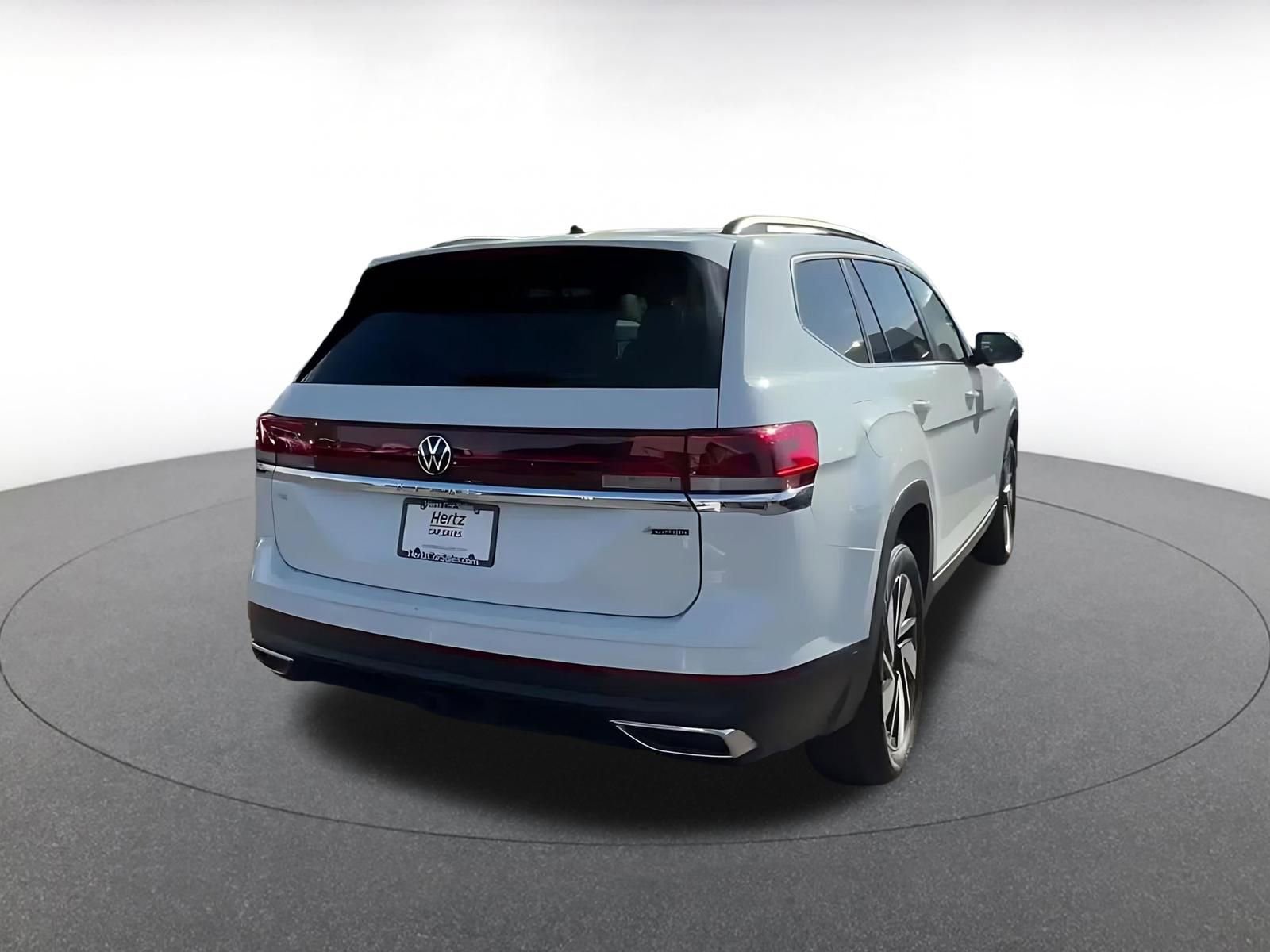 Used 2025 Volkswagen Atlas SE AWD/4WD image 14