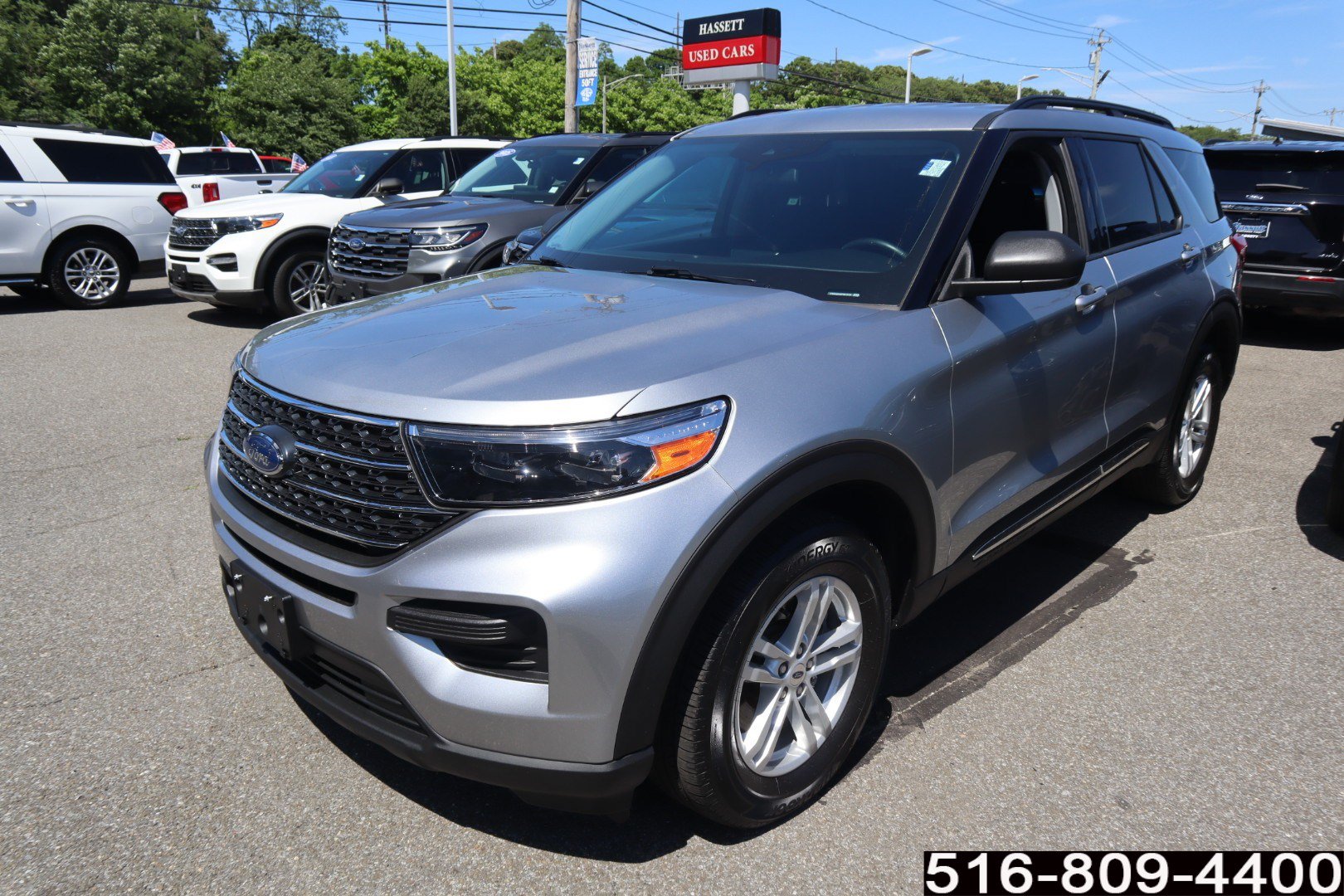 Used 2023 Ford Explorer XLT AWD/4WD image 7