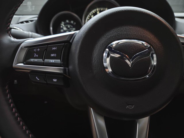 Used 2019 MAZDA MX-5 Miata Club RWD image 16