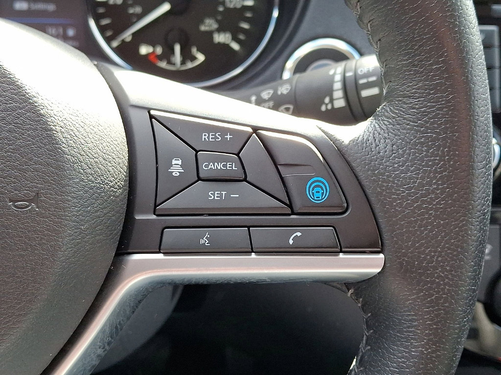 Used 2020 Nissan Rogue SL image 18