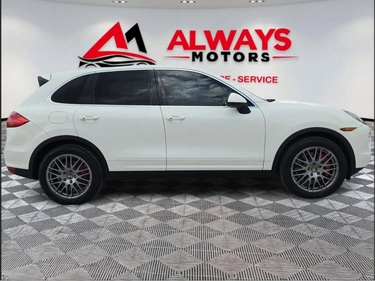 Used 2011 Porsche Cayenne Turbo AWD/4WD image 26