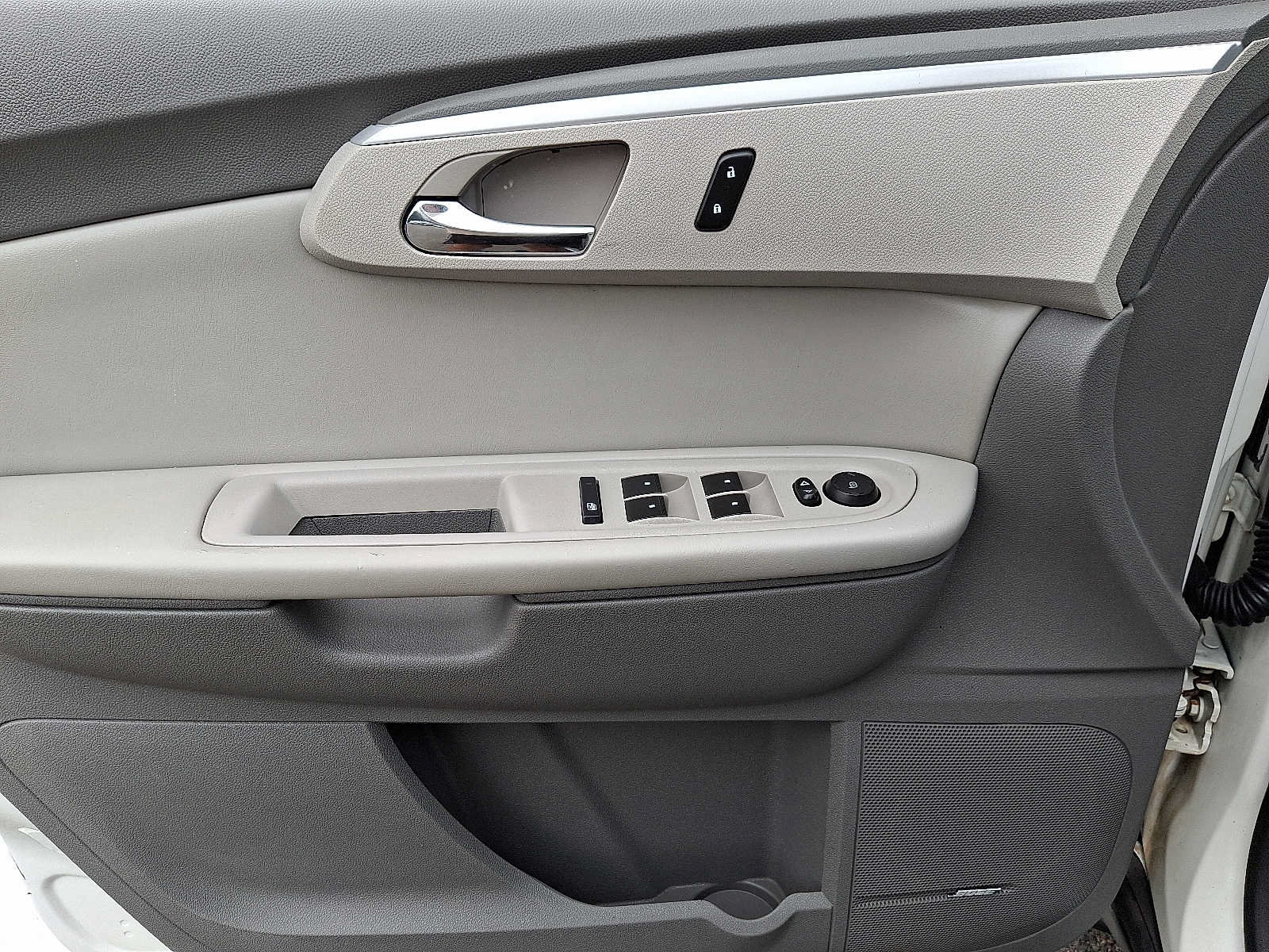Used 2010 Chevrolet Traverse LT w/ Personal Connectivity Package FWD image 13