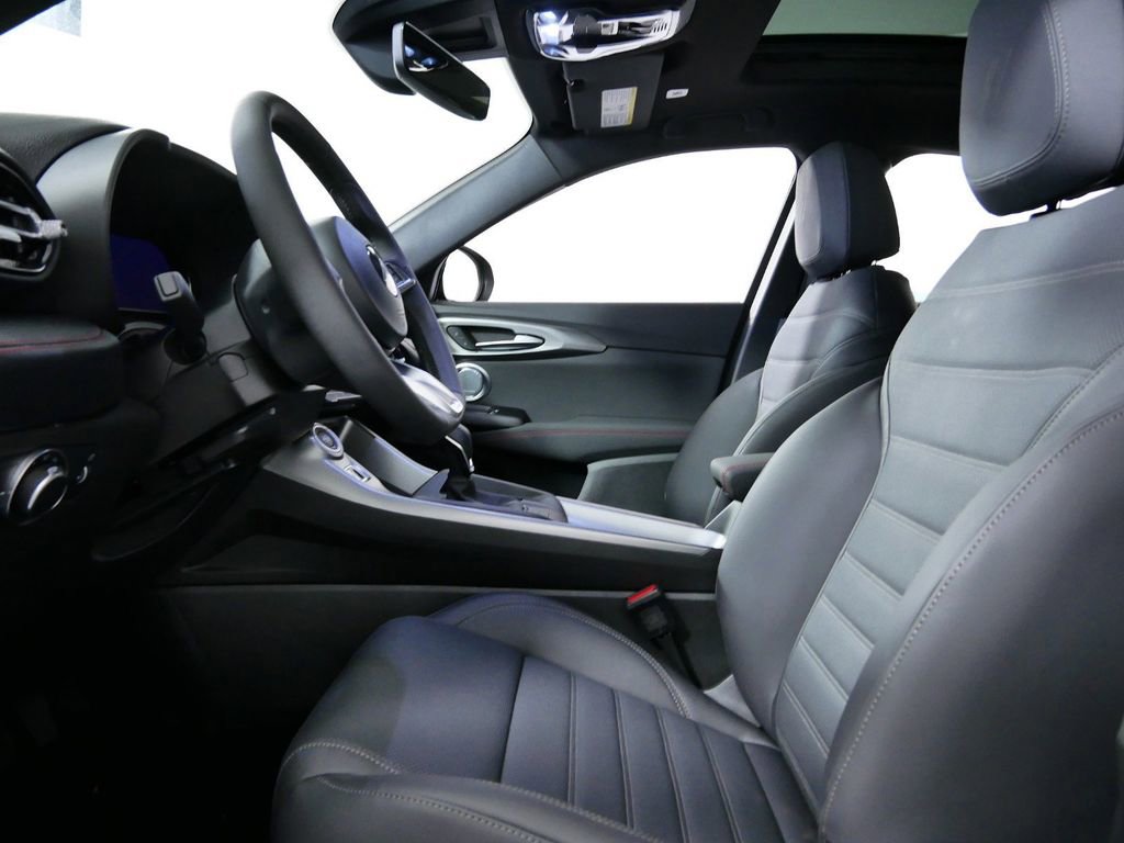 Used 2024 Dodge Hornet GT w/ GT Blacktop Package image 34