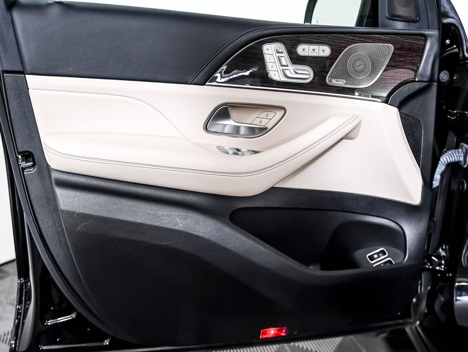 Certified 2024 Mercedes-Benz GLE 450e 4MATIC image 20