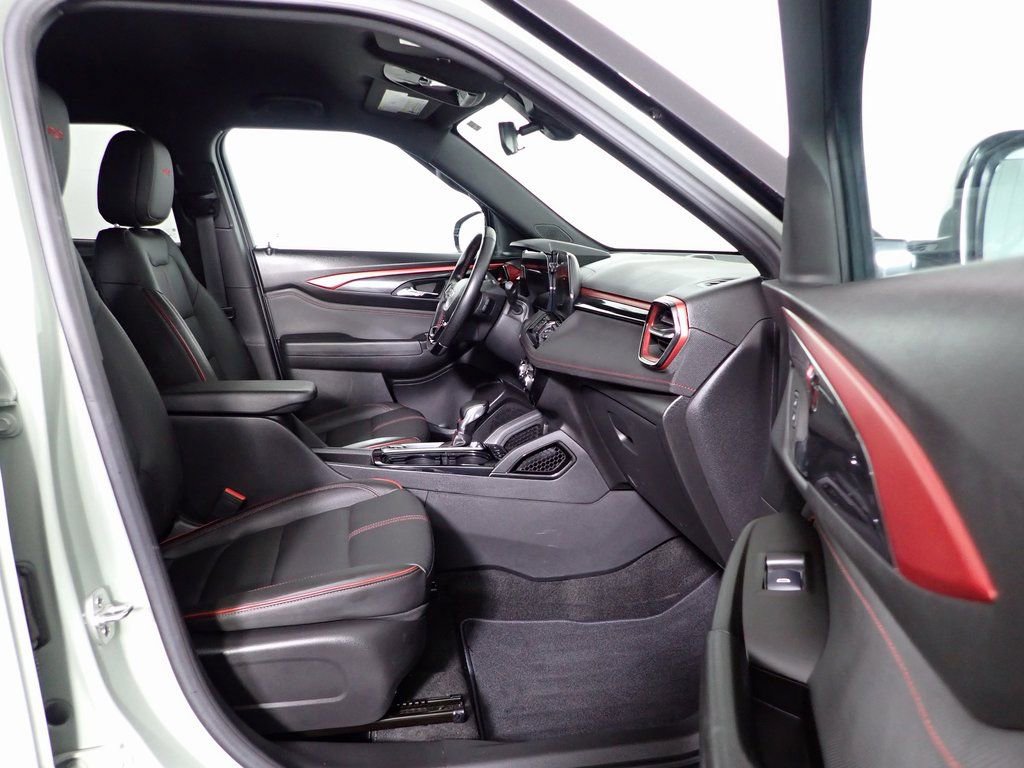 Used 2024 Chevrolet TrailBlazer RS image 32