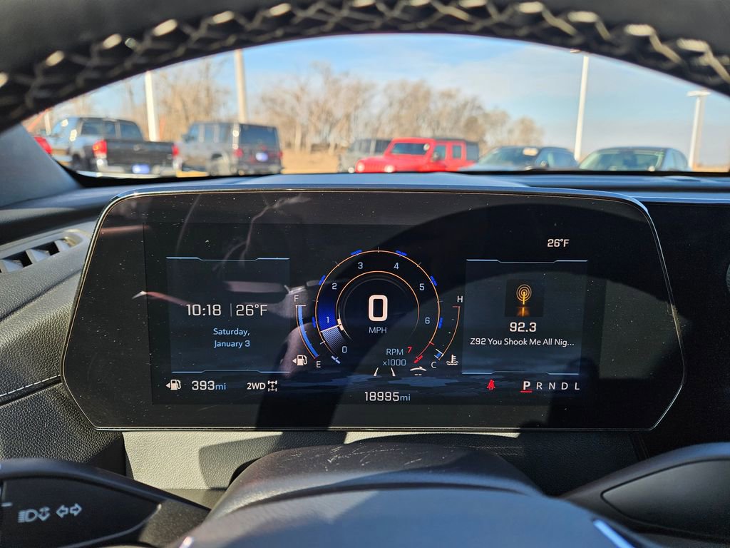 Used 2025 Chevrolet Traverse LT w/ Sun and Wheel Package image 11