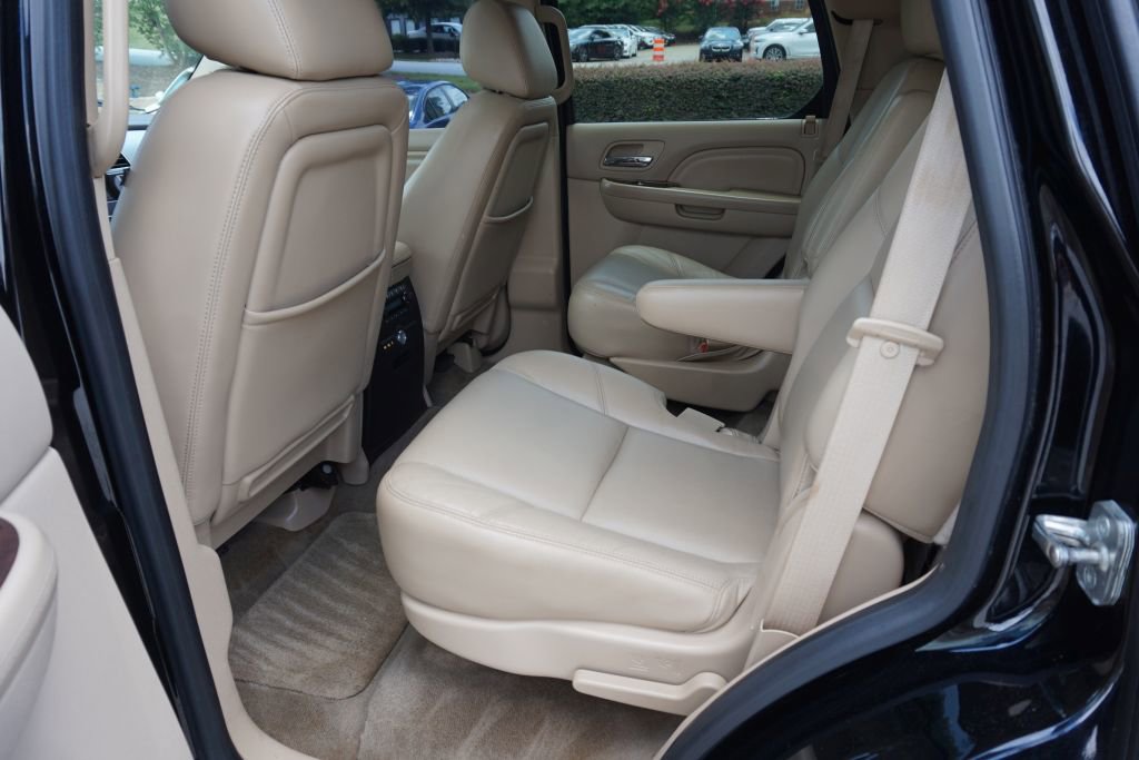 Used 2013 Cadillac Escalade Premium AWD/4WD image 19