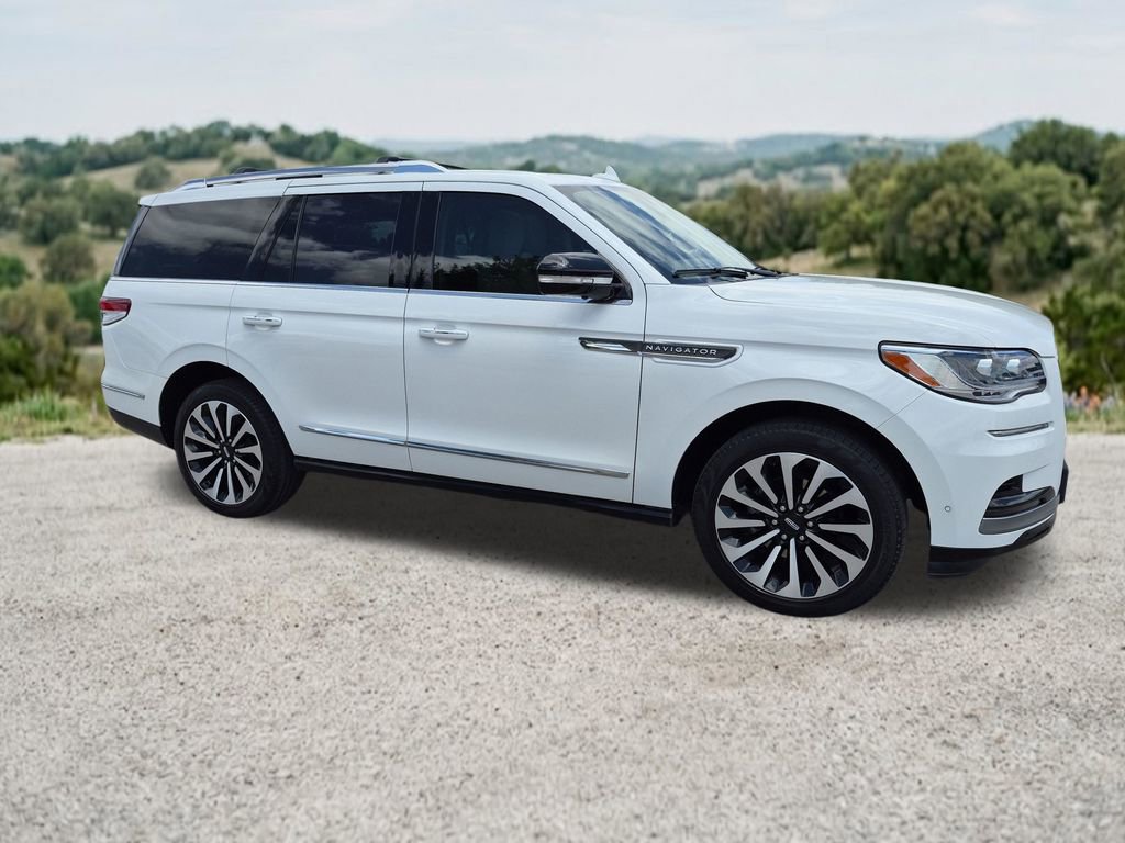 Used 2023 Lincoln Navigator Reserve AWD/4WD image 14