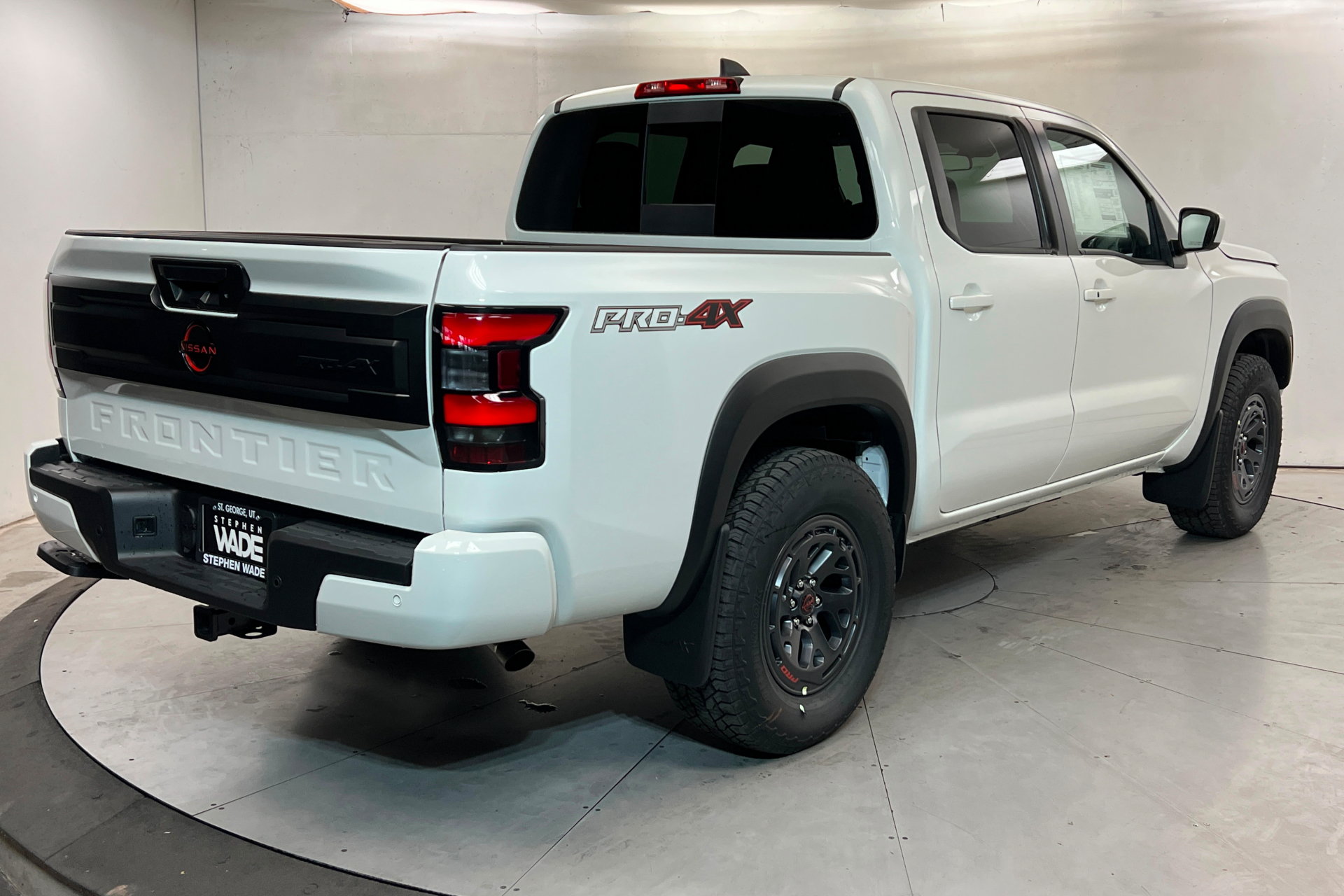 New 2026 Nissan Frontier PRO-4X w/ Tow Package AWD/4WD image 5