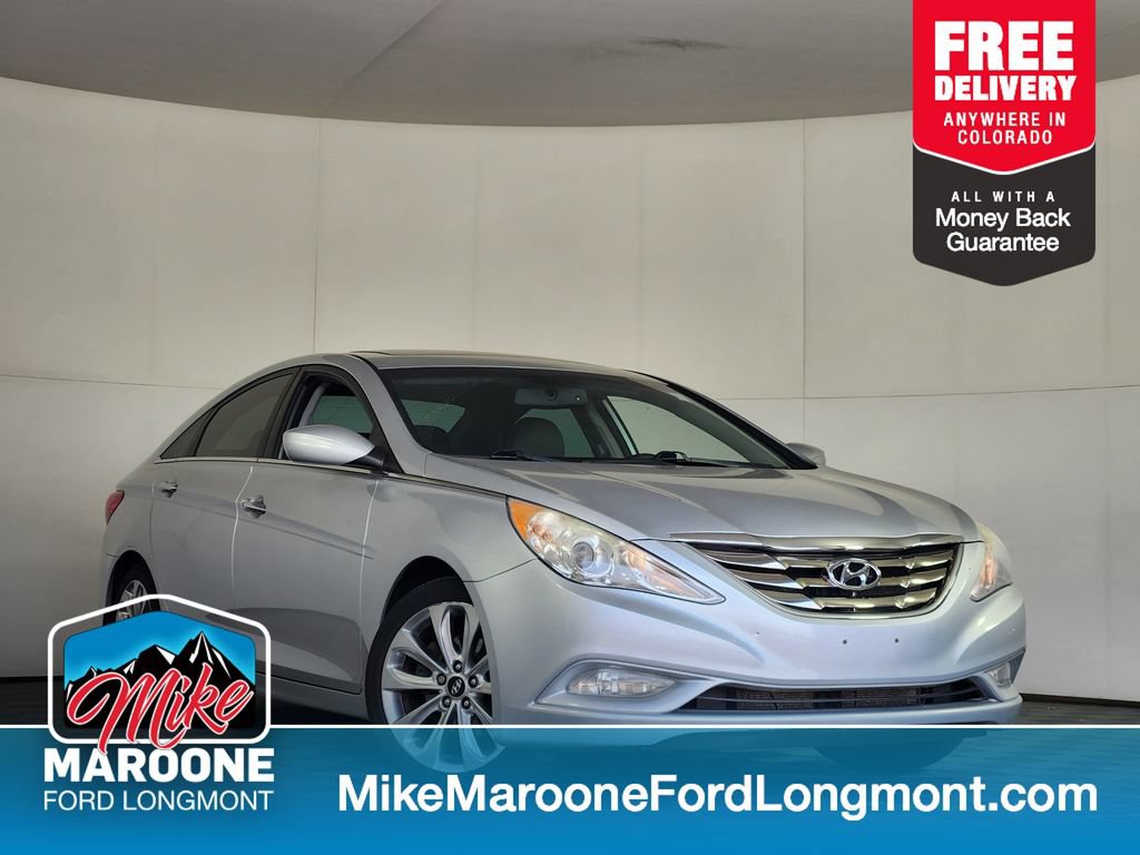 Used 2013 Hyundai Sonata SE w/ Navigation & Sunroof Pkg FWD image 1