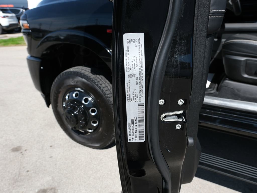 Used 2025 RAM 3500 Limited image 41