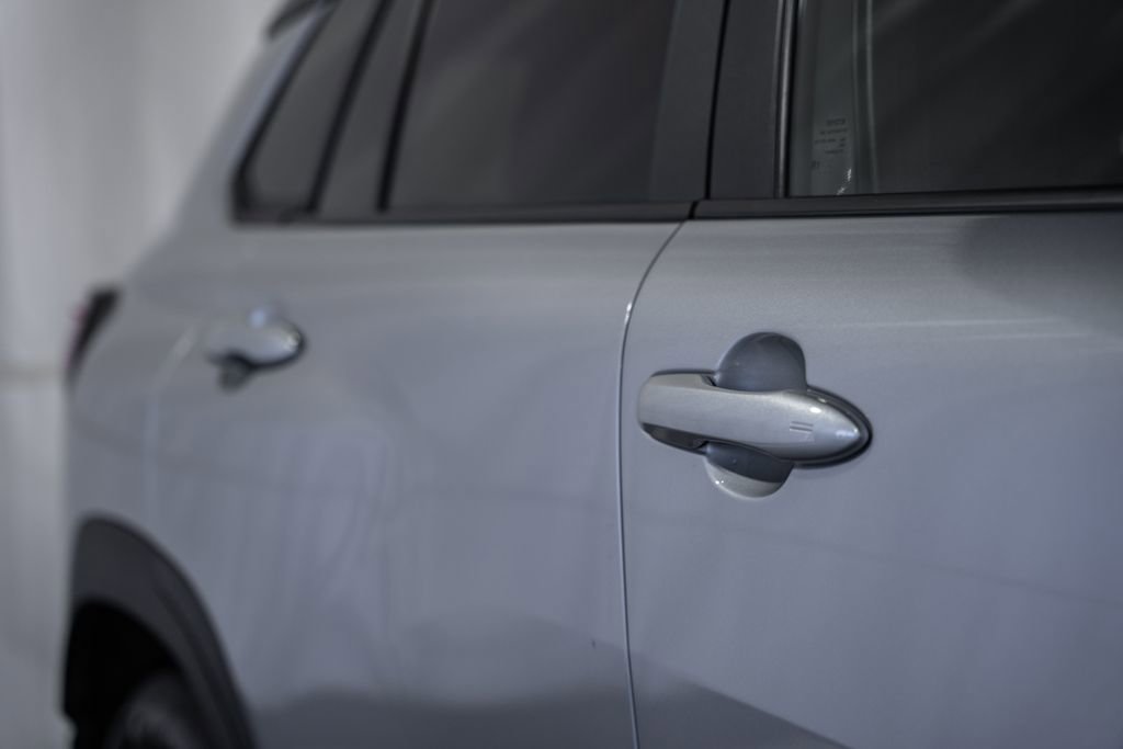 Used 2024 Toyota Corolla Cross SE image 12