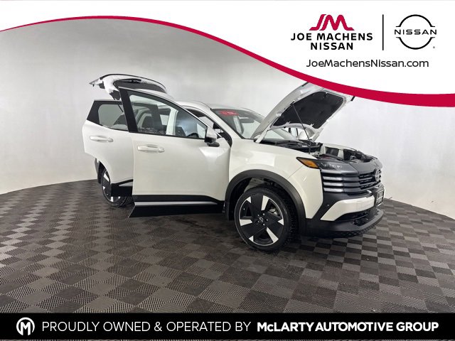 Certified 2025 Nissan Kicks SR image 12