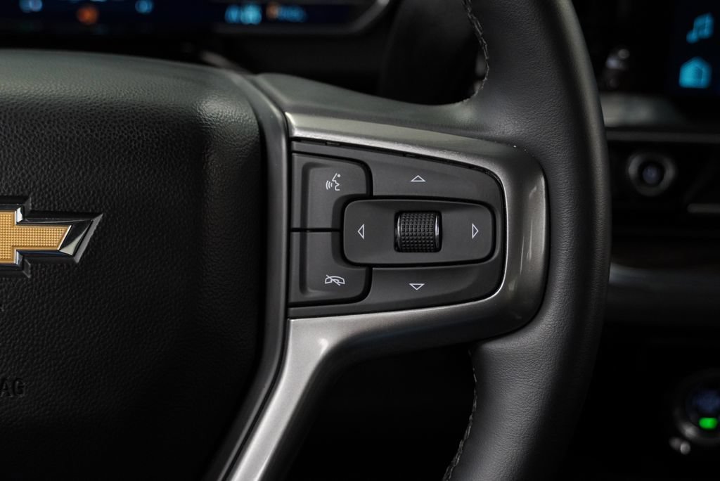 Used 2023 Chevrolet Silverado 1500 LT AWD/4WD image 21