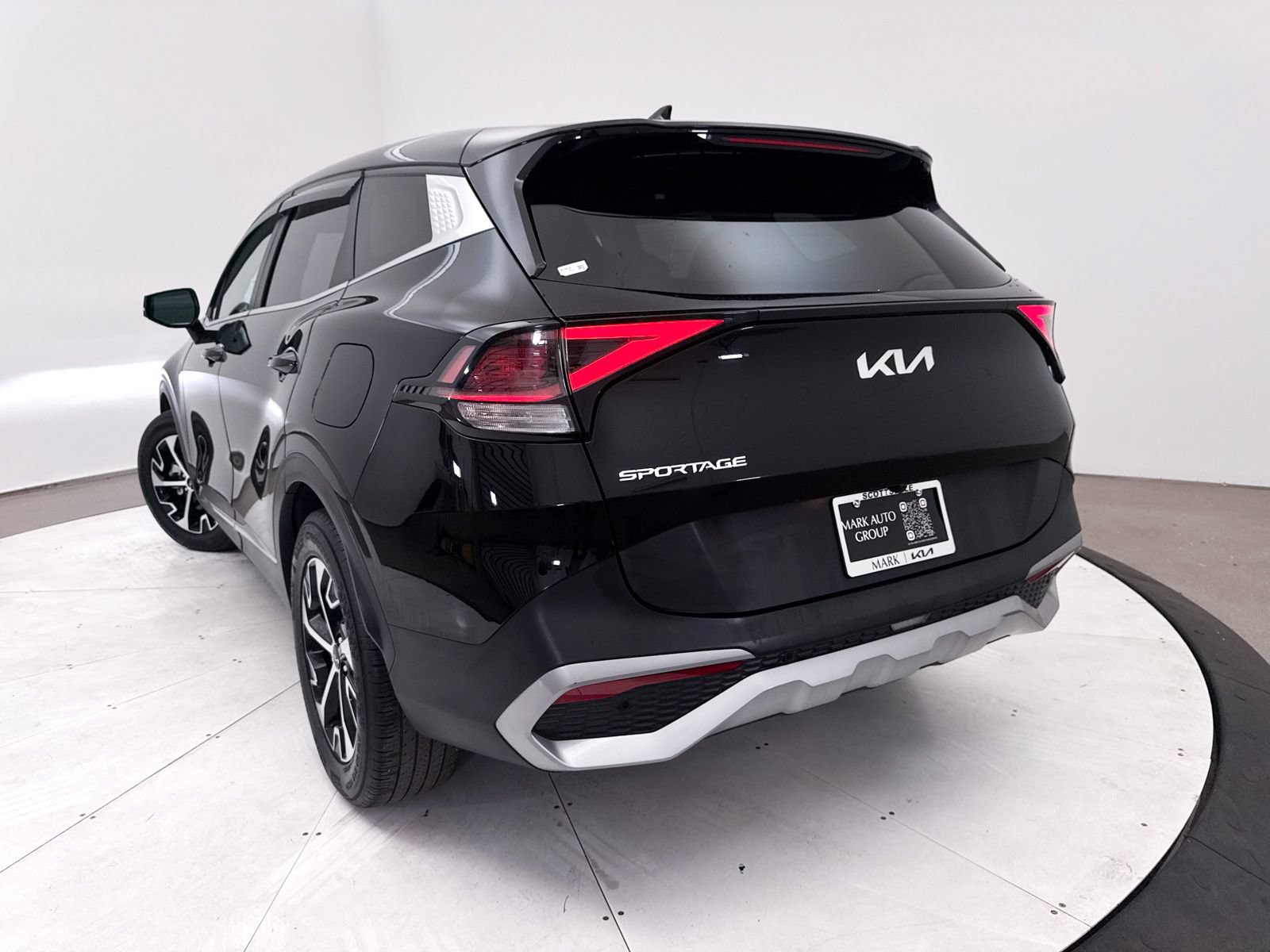 Certified 2023 Kia Sportage EX FWD image 7