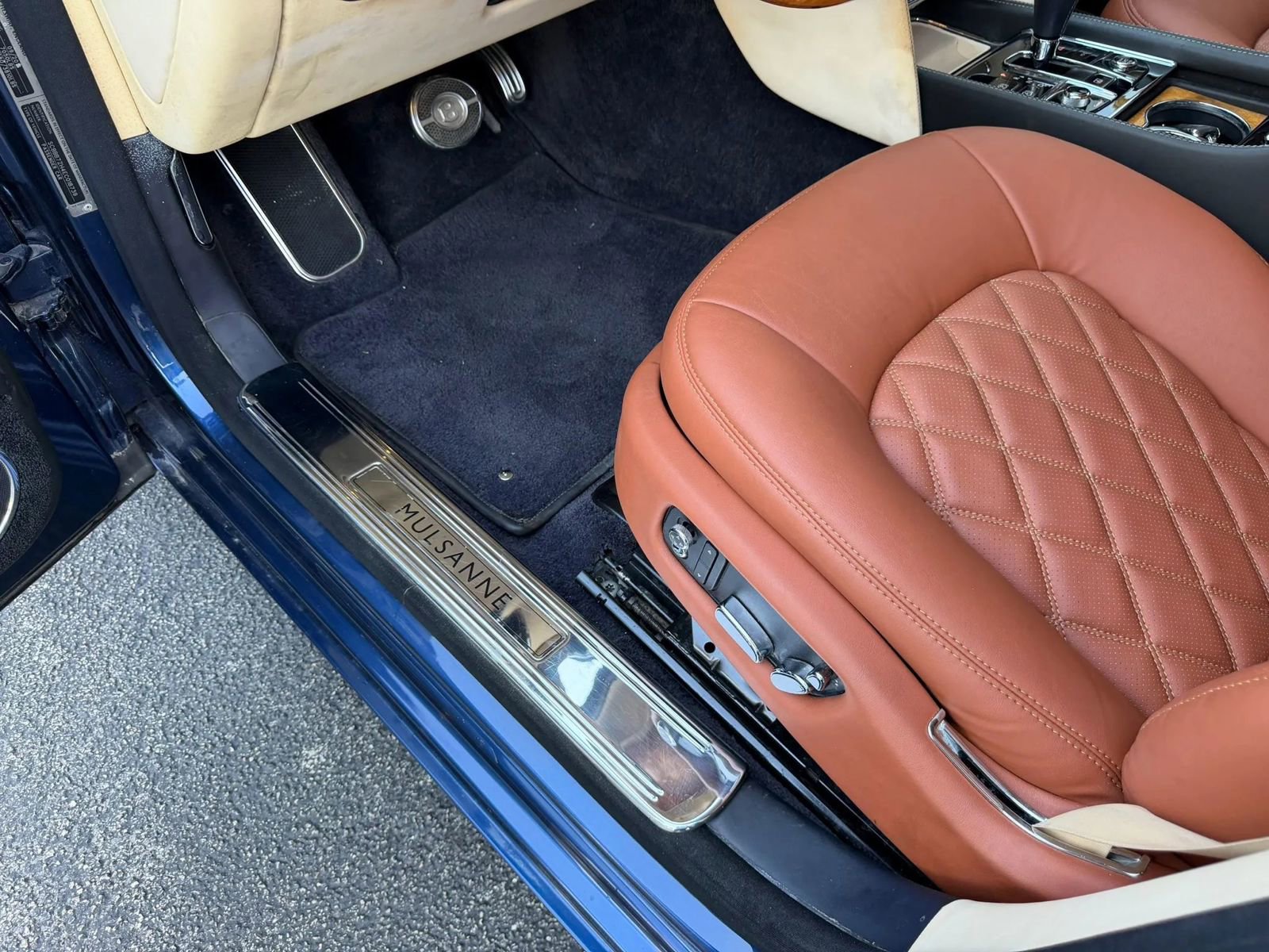 Used 2014 Bentley Mulsanne RWD image 17