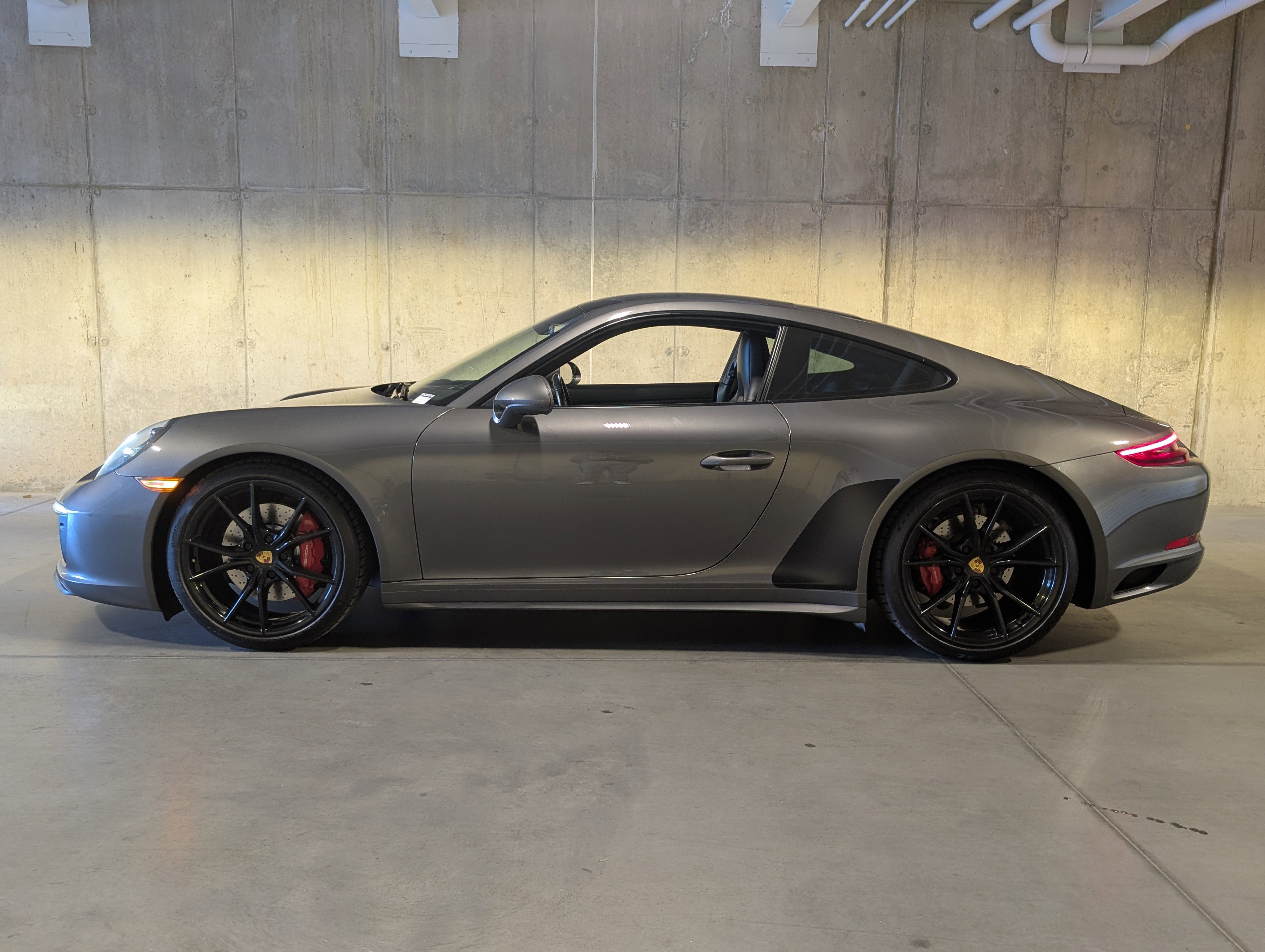 Certified 2019 Porsche 911 Carrera 4S image 2