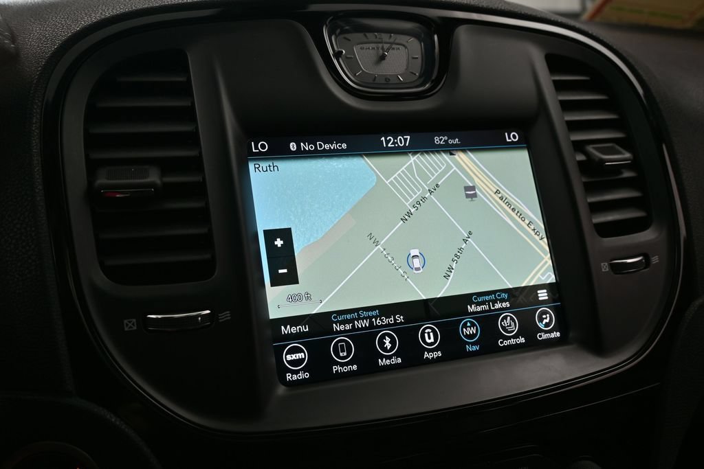 Used 2018 Chrysler 300 S w/ 300S Premium Group RWD image 20